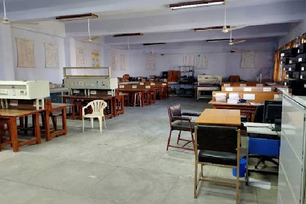 Diploma in Electronics & Communication Engineering